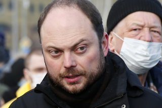 L'opposant russe Vladimir Kara-Mourza, 41 ans, a été condamné à 25 ans de prison.